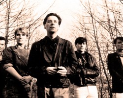 На фото Simple Minds