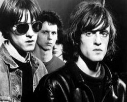 На фото Spacemen 3