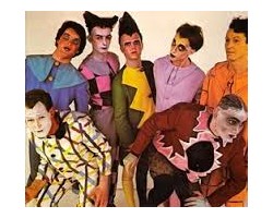 На фото Split Enz