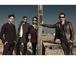 На фото Stereophonics