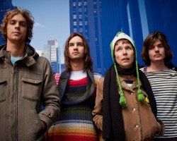 На фото Tame Impala