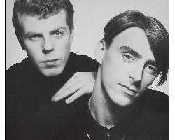 На фото The Style Council