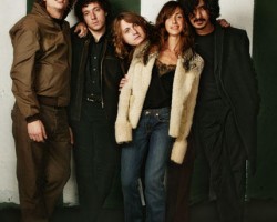 На фото The Zutons