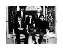 На фото Traveling Wilburys