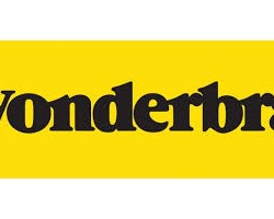 На фото Wonderbra