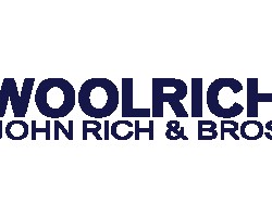 На фото Woolrich