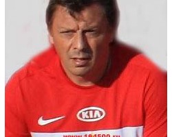 На фото Валерий Шмаров